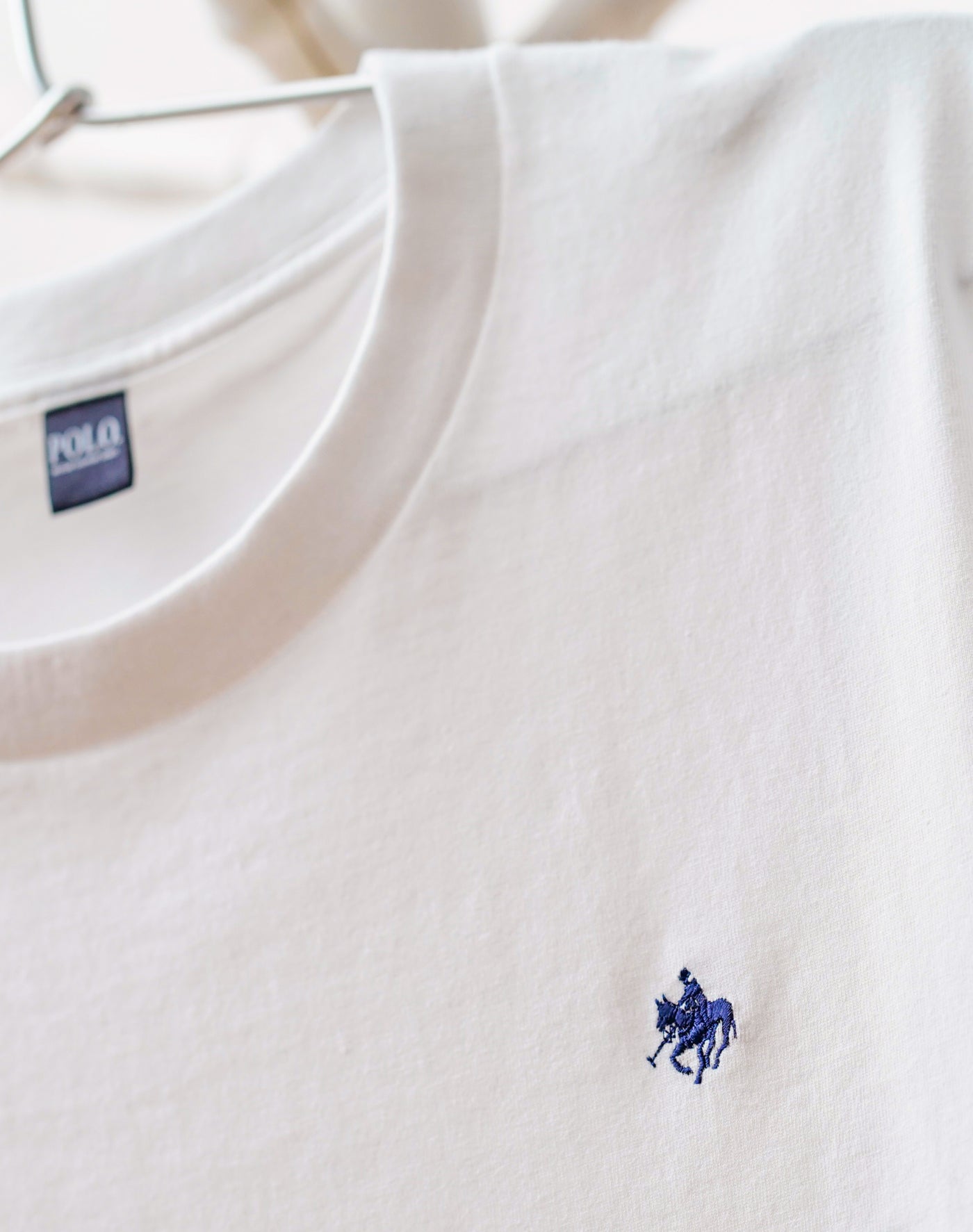 ワンポイント刺繍クルーネックTシャツ